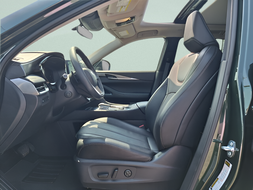 2026 INFINITI QX60 photo 12 of 32