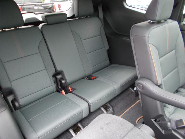 2025 GMC Acadia Vehicle Photo in LOWELL, MA 01852-4336