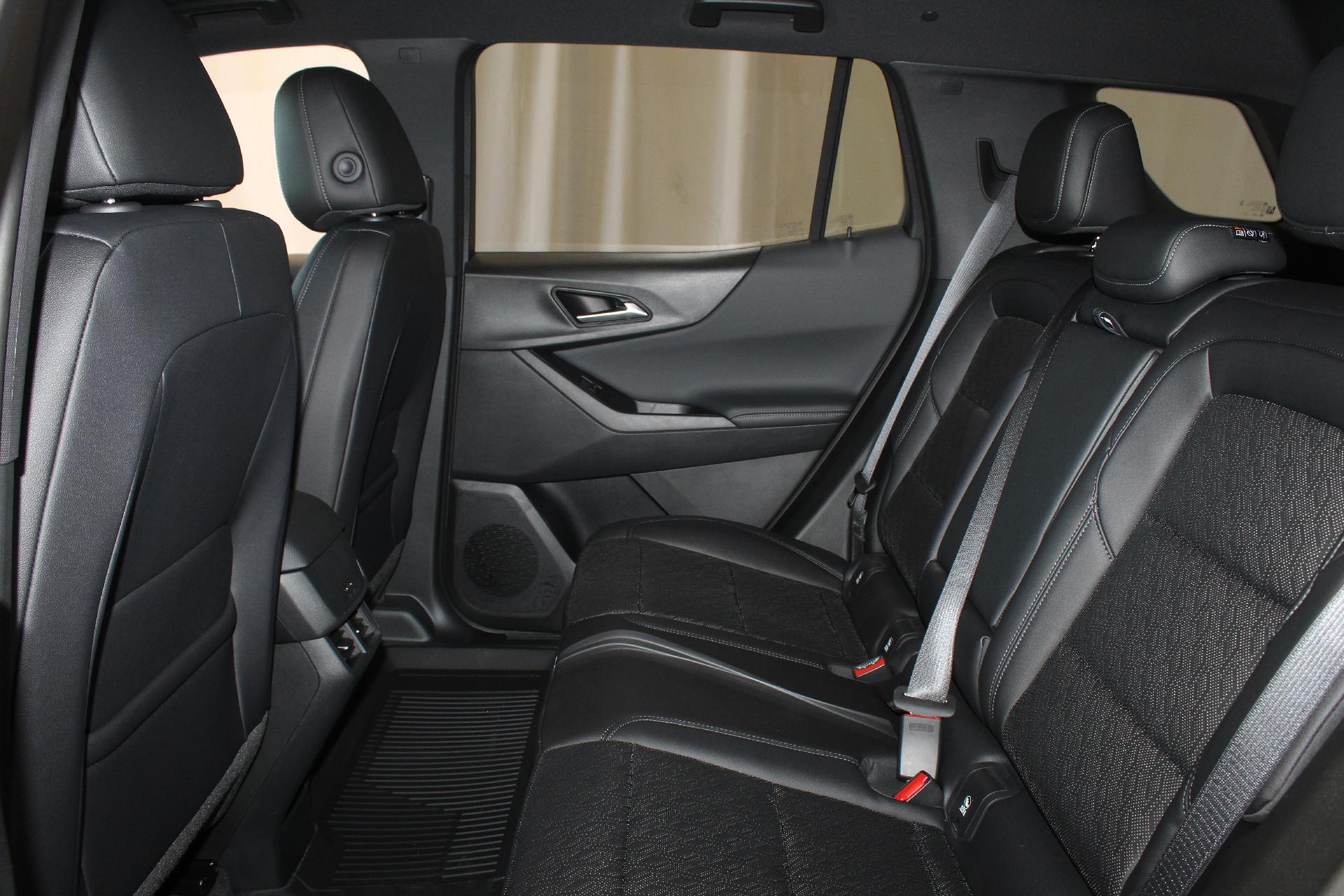 2026 Chevrolet Equinox Vehicle Photo in NORTHAMPTON, MA 01060-1120