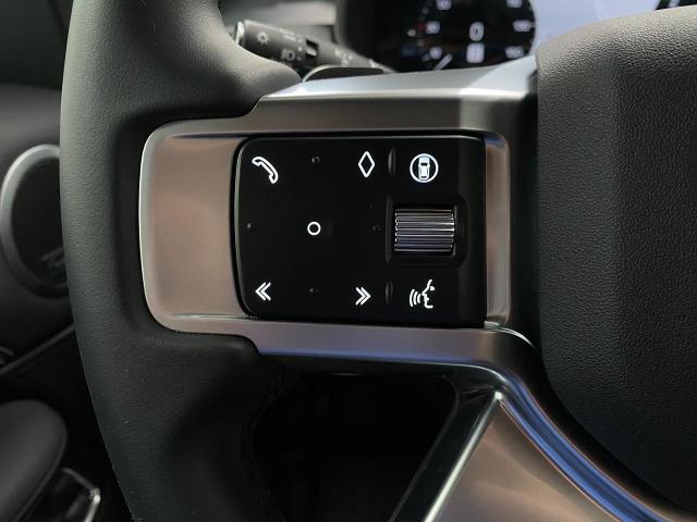2025 Land Rover Discovery Vehicle Photo in Appleton, WI 54913