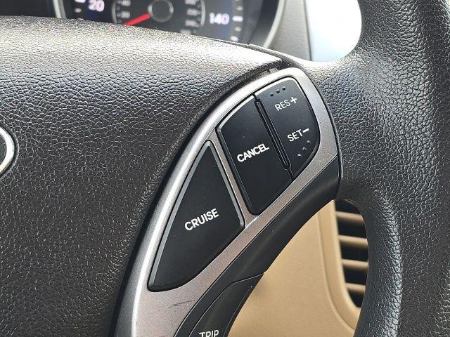 2013 Hyundai ELANTRA Vehicle Photo in Pleasant Hills, PA 15236