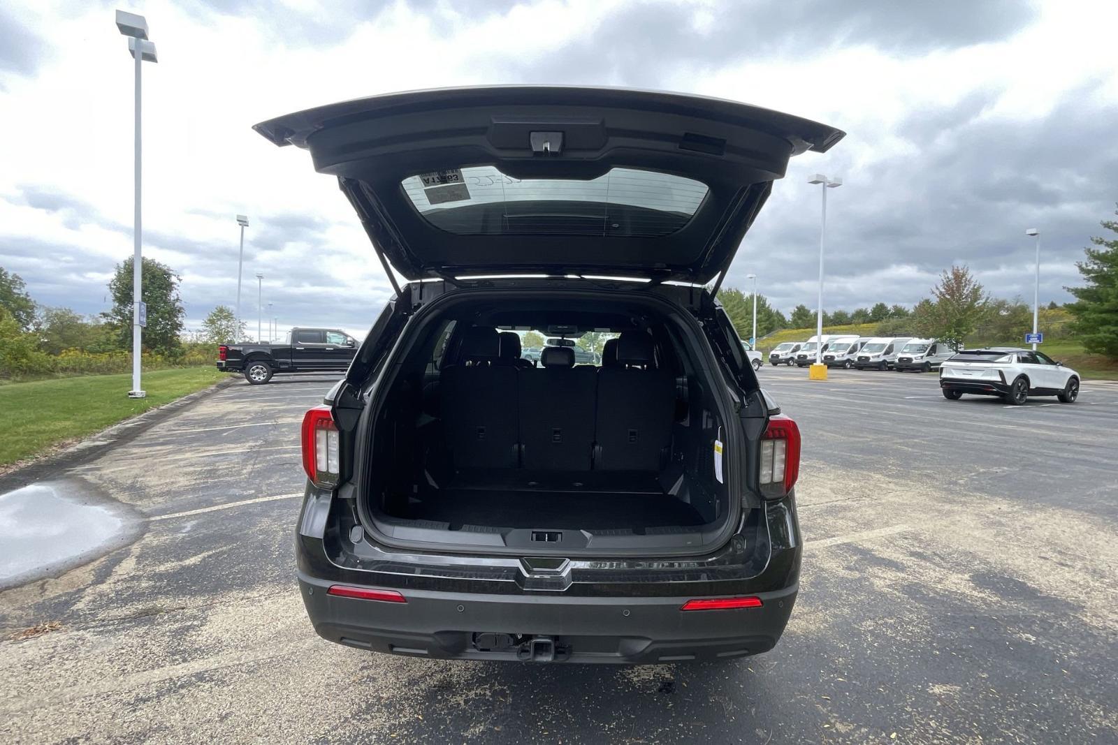 2025 Ford Police Interceptor Utility Vehicle Photo in Belle Vernon, PA 15012