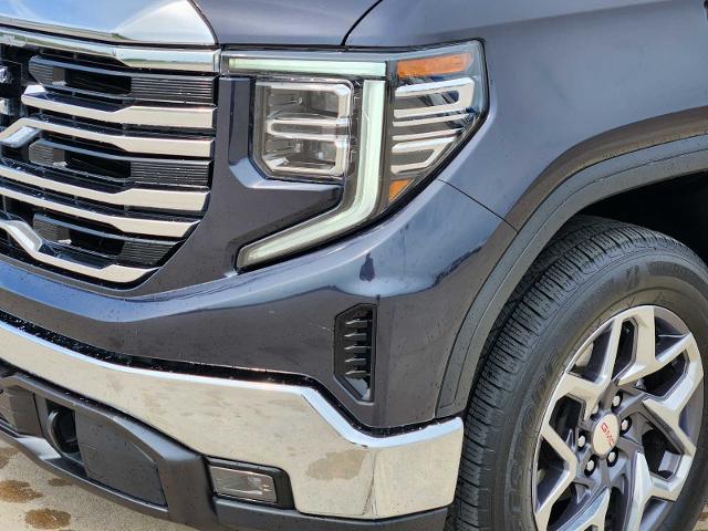 2023 GMC Sierra 1500 Vehicle Photo in DENTON, TX 76210-9321