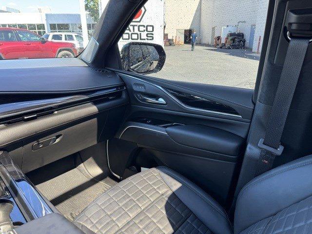 2024 Cadillac Escalade Vehicle Photo in Mechanicsburg, PA 17050-1707