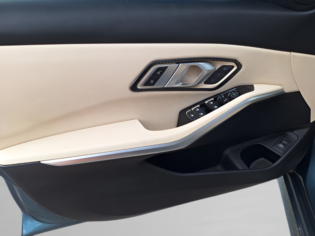 2020 BMW 3 Series photo 31 of 33