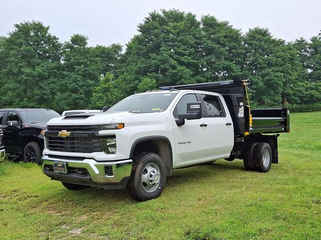 2025 Chevrolet Silverado 3500 HD Chassis Cab Vehicle Photo in PAWLING, NY 12564-3219