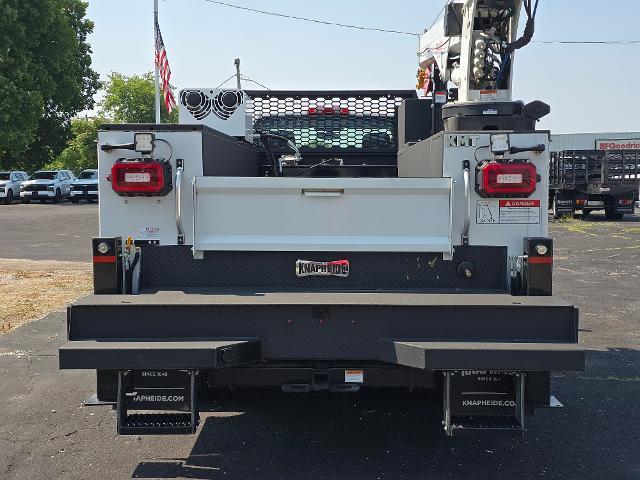2024 Chevrolet Silverado Chassis Cab Vehicle Photo in INDEPENDENCE, MO 64055-1314