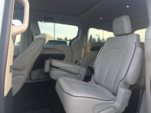 2017 Chrysler Pacifica Vehicle Photo in Harrisburg, PA 17111-1033