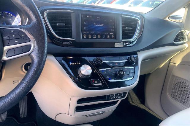 2021 Chrysler Voyager Vehicle Photo in KANSAS CITY, MO 64114-4502