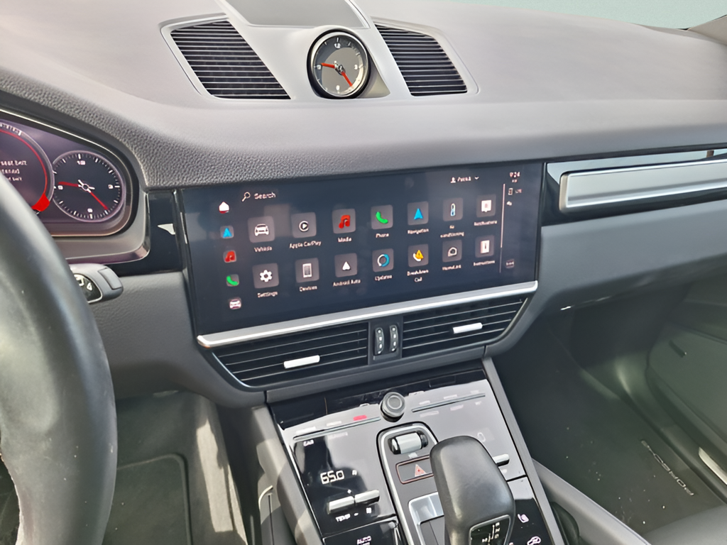2023 Porsche Cayenne photo 14 of 31