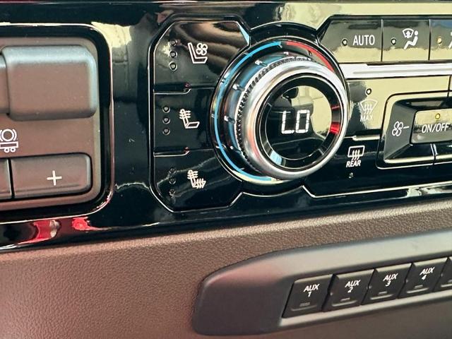 2025 GMC Sierra 3500 HD Vehicle Photo in COLUMBIA, MO 65203-3903