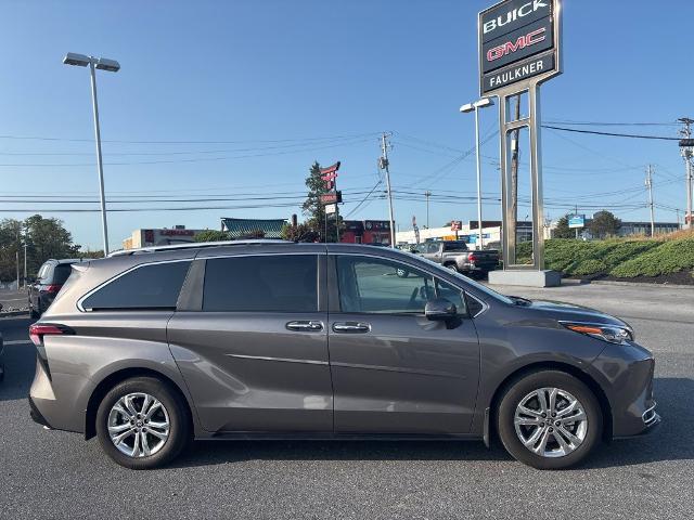 2024 Toyota Sienna Vehicle Photo in HARRISBURG, PA 17111-1033
