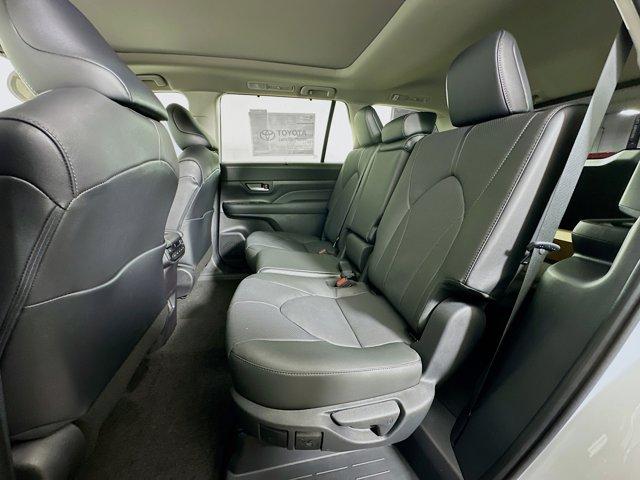2026 Toyota Grand Highlander Vehicle Photo in Flemington, NJ 08822