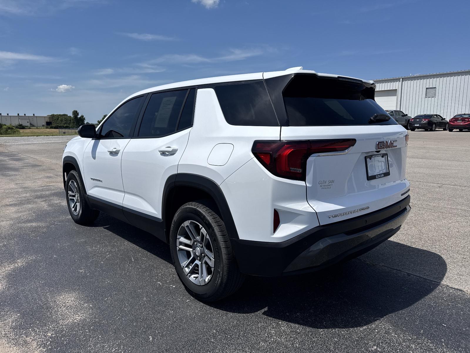 View vehicle photo 3