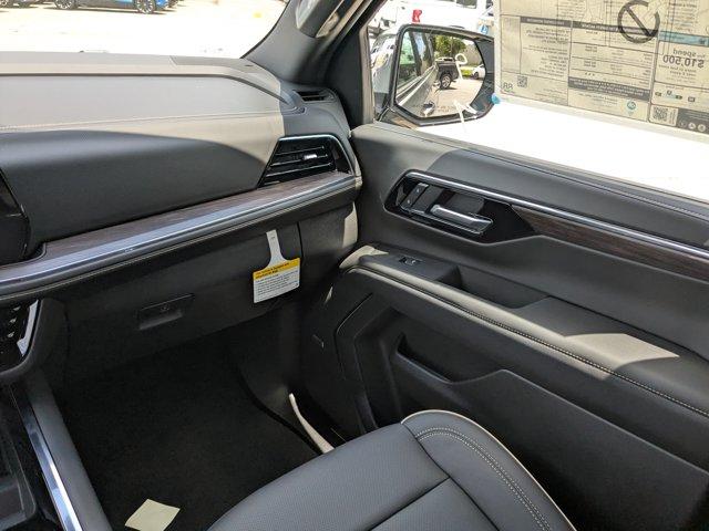 2025 Chevrolet Suburban Vehicle Photo in BRUNSWICK, GA 31525-1881