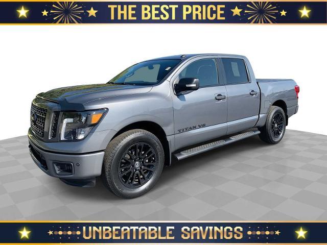 2019 Nissan Titan Vehicle Photo in MOON TOWNSHIP, PA 15108-2571