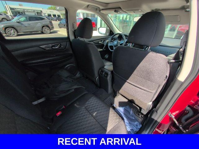 2020 Nissan Rogue Vehicle Photo in Merrillville, IN 46410