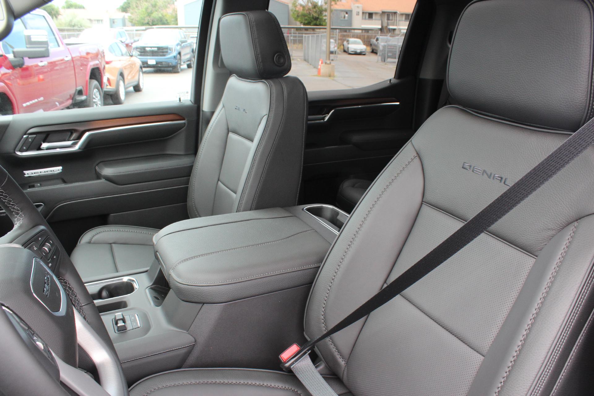 2025 GMC Sierra 1500 Vehicle Photo in AURORA, CO 80012-4011