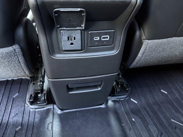 2023 GMC Acadia Vehicle Photo in LEOMINSTER, MA 01453-2952