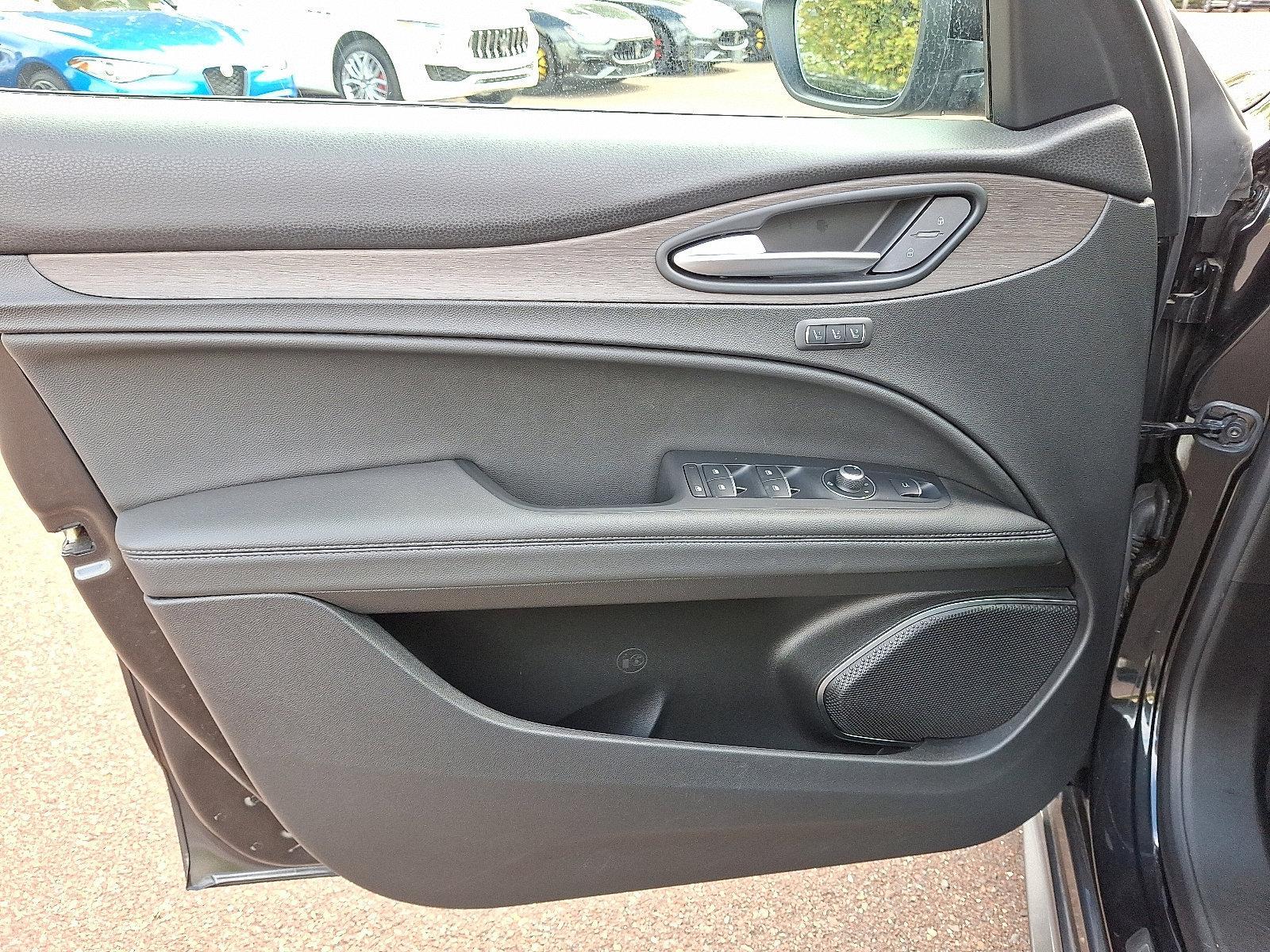 2022 Alfa Romeo Stelvio Vehicle Photo in Willow Grove, PA 19090