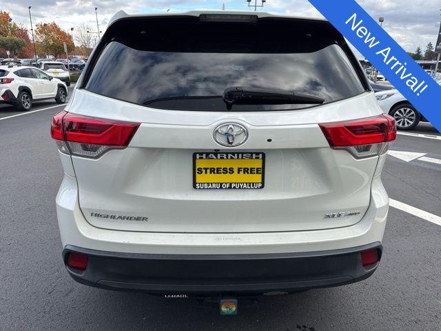 2018 Toyota Highlander Vehicle Photo in Puyallup, WA 98371