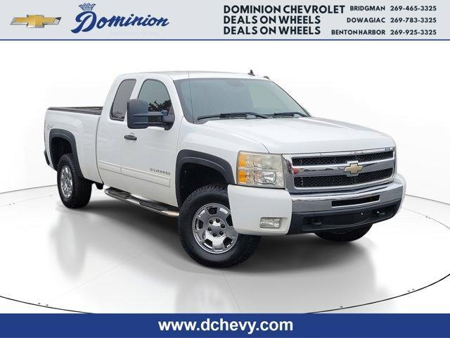 2011 Chevrolet Silverado 1500 Vehicle Photo in BRIDGMAN, MI 49106-9548
