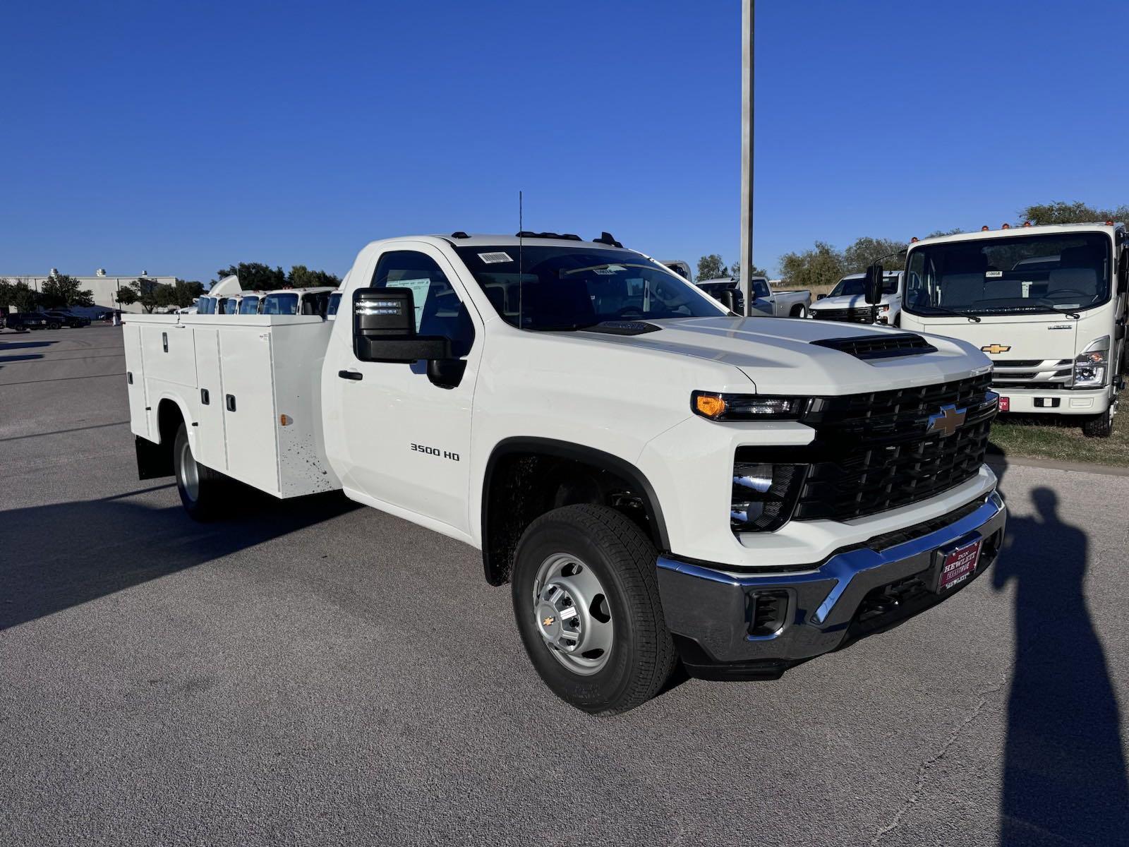 2025 Chevrolet Silverado 3500 HD Chassis Cab Vehicle Photo in GEORGETOWN, TX 78626-7508