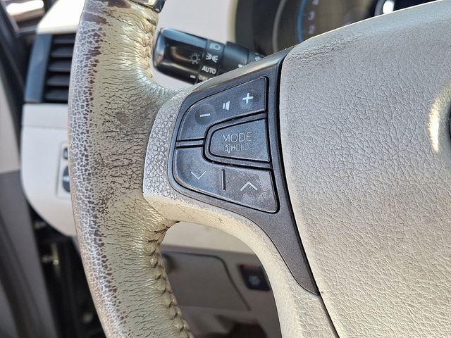 2013 Toyota Sienna Vehicle Photo in DANBURY, CT 06810-5034