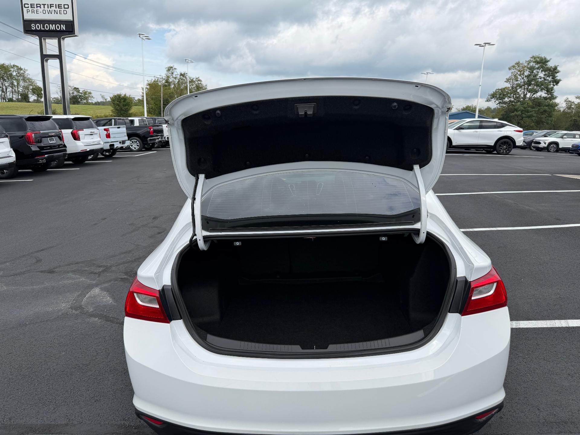 2023 Chevrolet Malibu LT - 11
