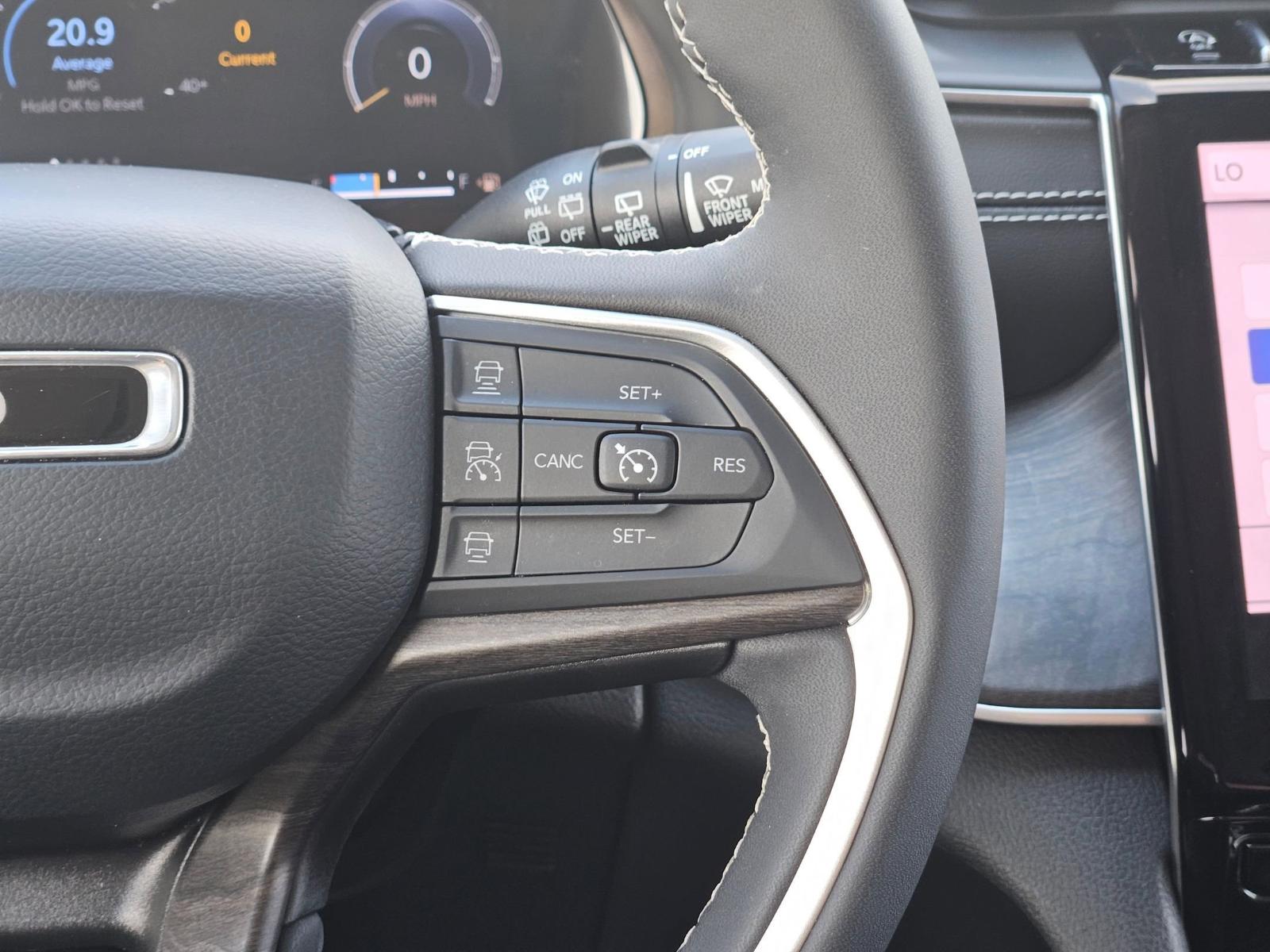 2023 Jeep Grand Cherokee Vehicle Photo in Seguin, TX 78155