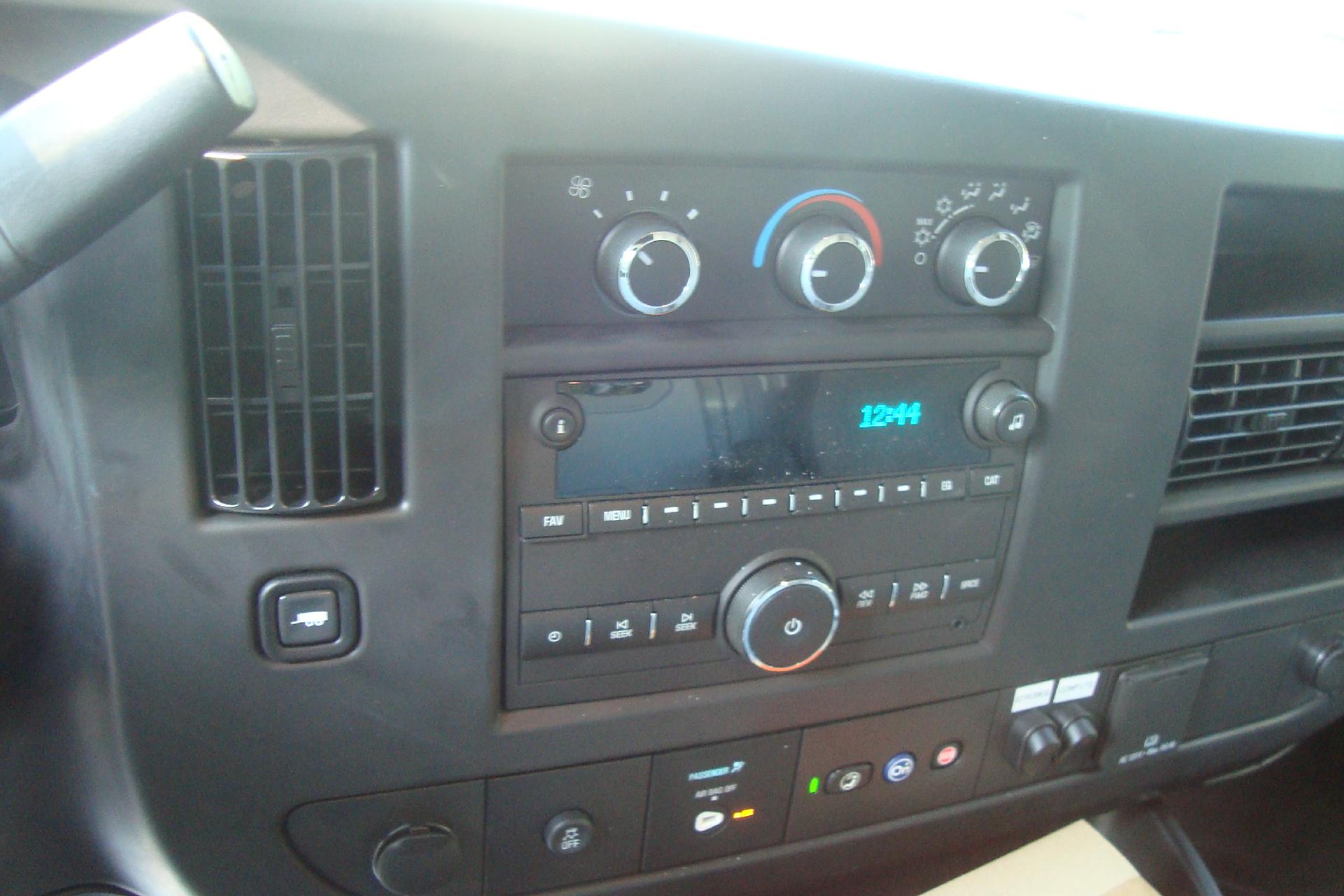 2025 GMC Savana Commercial Cutaway Vehicle Photo in PORTSMOUTH, NH 03801-4196