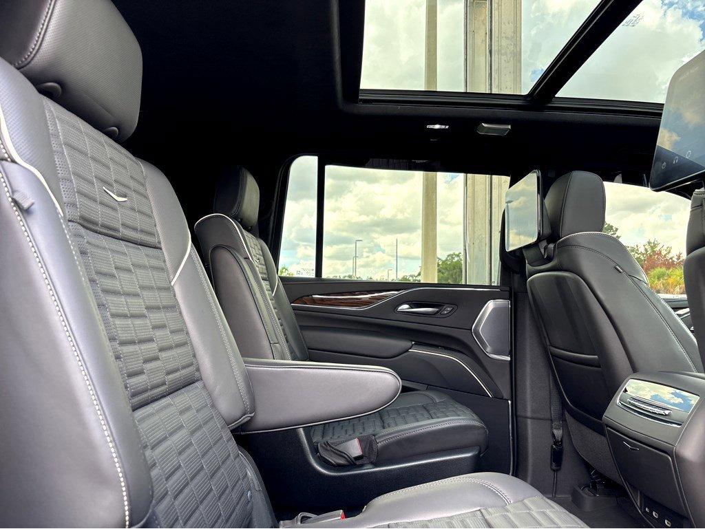 2024 Cadillac Escalade ESV Vehicle Photo in SAVANNAH, GA 31406-4513