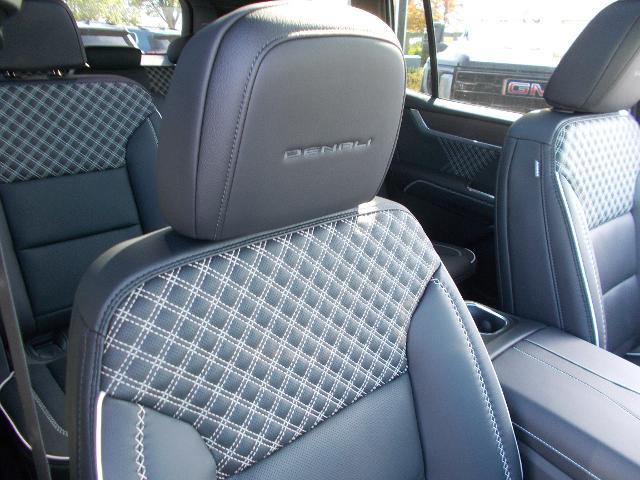 2026 GMC Acadia Vehicle Photo in LOWELL, MA 01852-4336