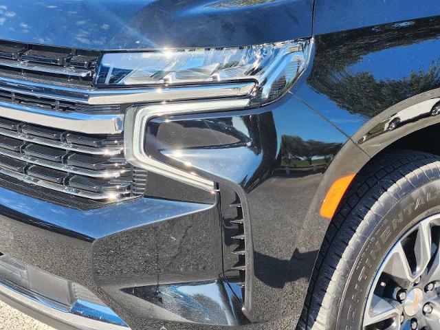 2024 Chevrolet Suburban Vehicle Photo in DENTON, TX 76210-9321