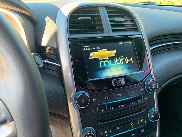 2015 Chevrolet Malibu Vehicle Photo in MOON TOWNSHIP, PA 15108-2571