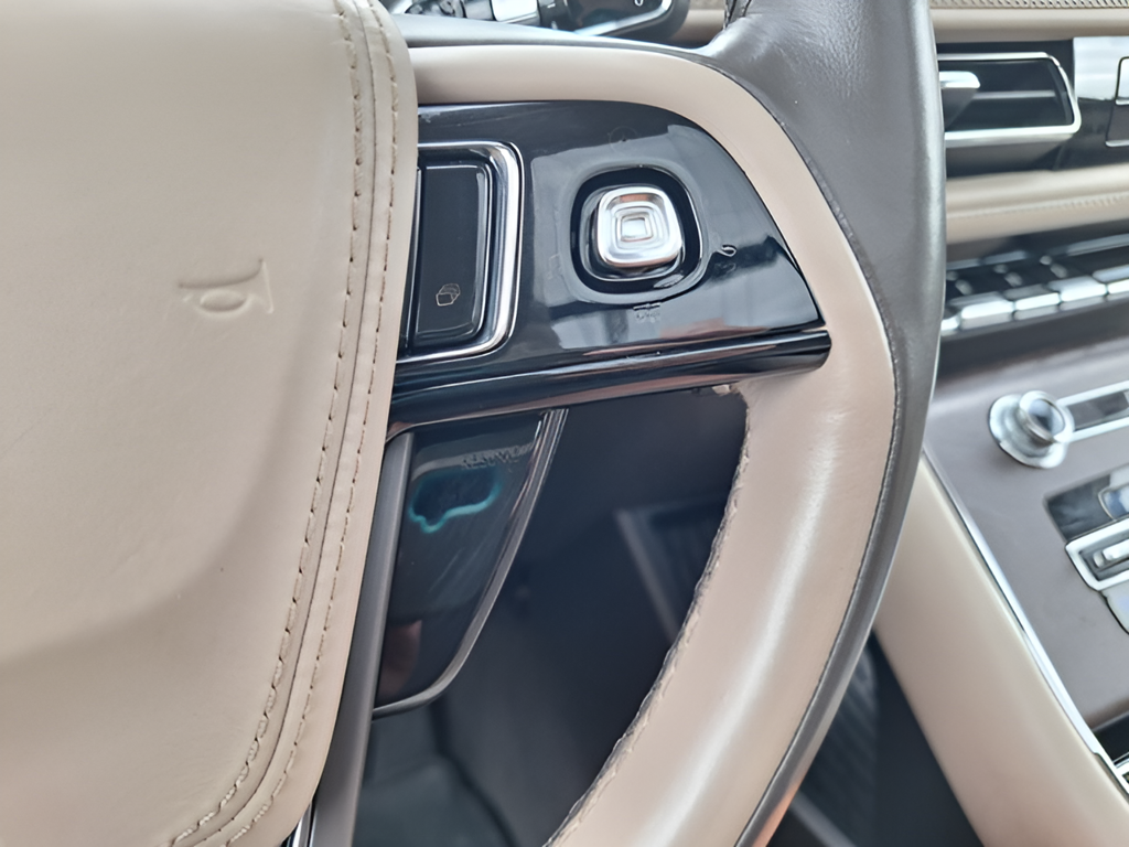 2023 Lincoln Aviator photo 21 of 36