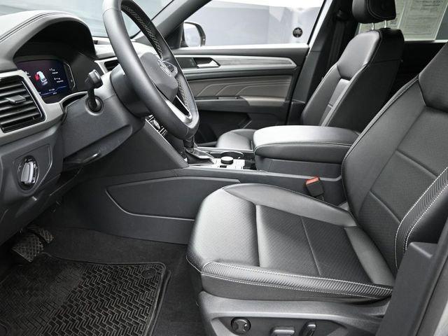 2022 Volkswagen Atlas Cross Sport Vehicle Photo in Marion, IA 52302