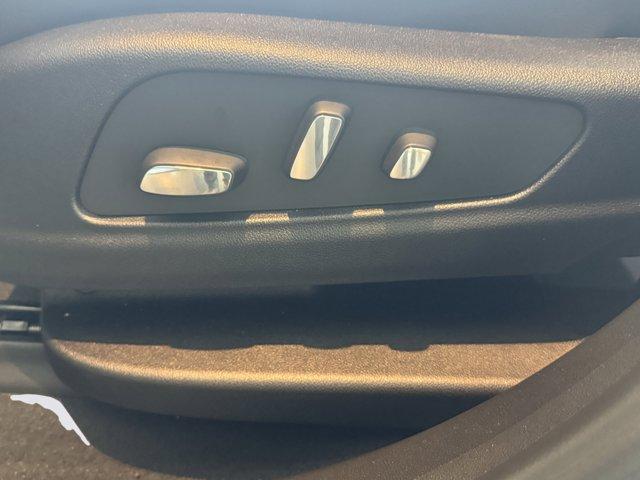 2025 Cadillac XT5 Vehicle Photo in LEOMINSTER, MA 01453-2952