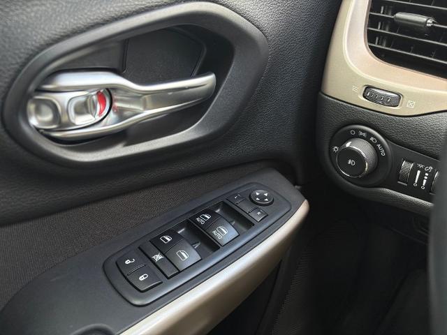 2017 Jeep Cherokee Vehicle Photo in Savannah, GA 31419
