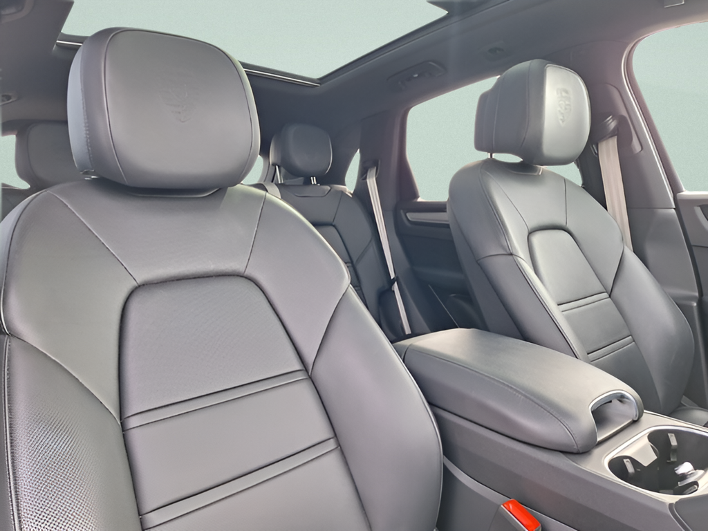 2023 Porsche Cayenne photo 26 of 31