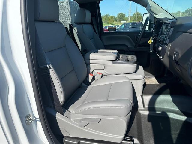 2024 Chevrolet Silverado 5500 HD Vehicle Photo in COLUMBIA, MO 65203-3903