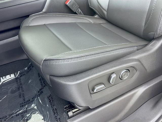 2025 GMC Sierra 3500 HD Vehicle Photo in PUYALLUP, WA 98371-4149