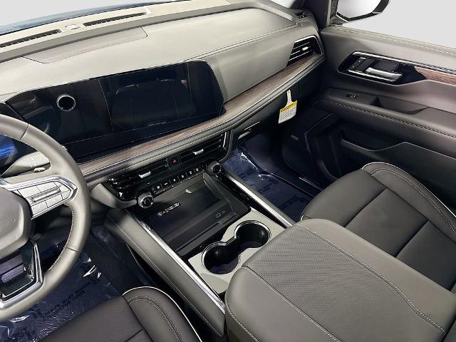 2025 Chevrolet Suburban Vehicle Photo in PUYALLUP, WA 98371-4149