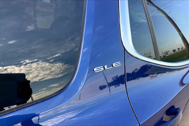 2023 GMC Acadia Vehicle Photo in TOPEKA, KS 66609-0000