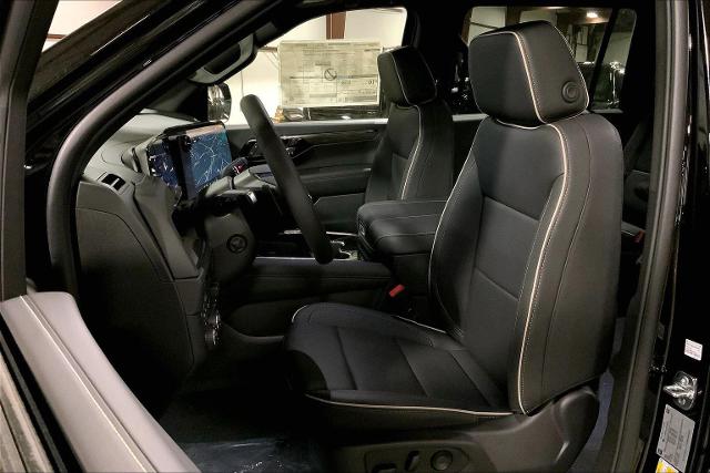 2025 Chevrolet Suburban Vehicle Photo in KANSAS CITY, MO 64114-4502