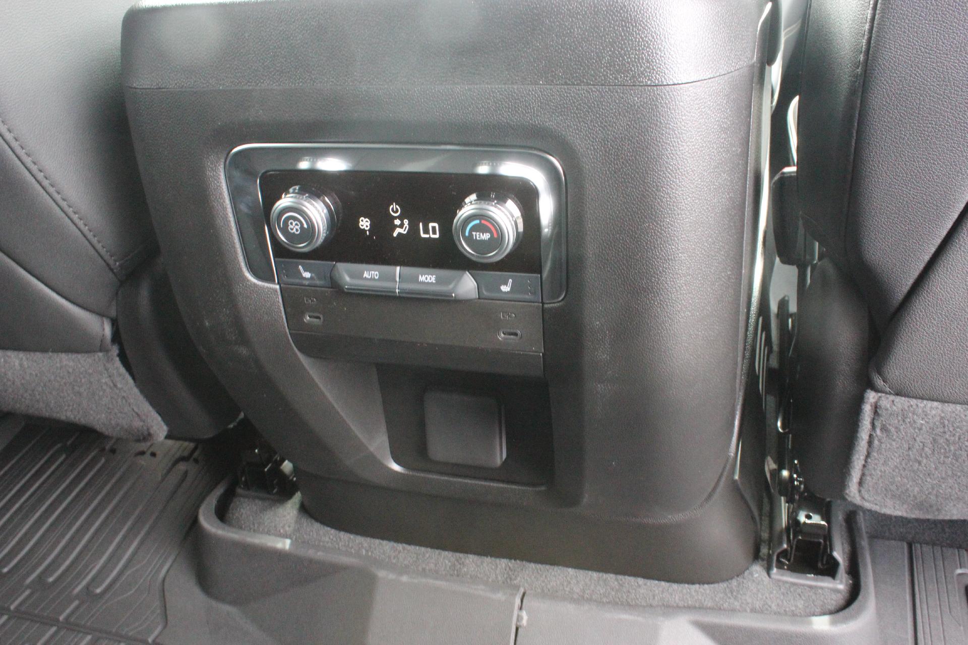 2026 GMC Yukon XL Vehicle Photo in AURORA, CO 80012-4011