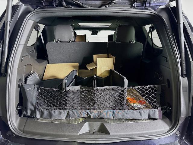 2025 Chevrolet Suburban Vehicle Photo in PUYALLUP, WA 98371-4149