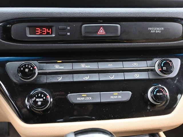 2015 Kia Sedona Vehicle Photo in Cedar Rapids, IA 52402