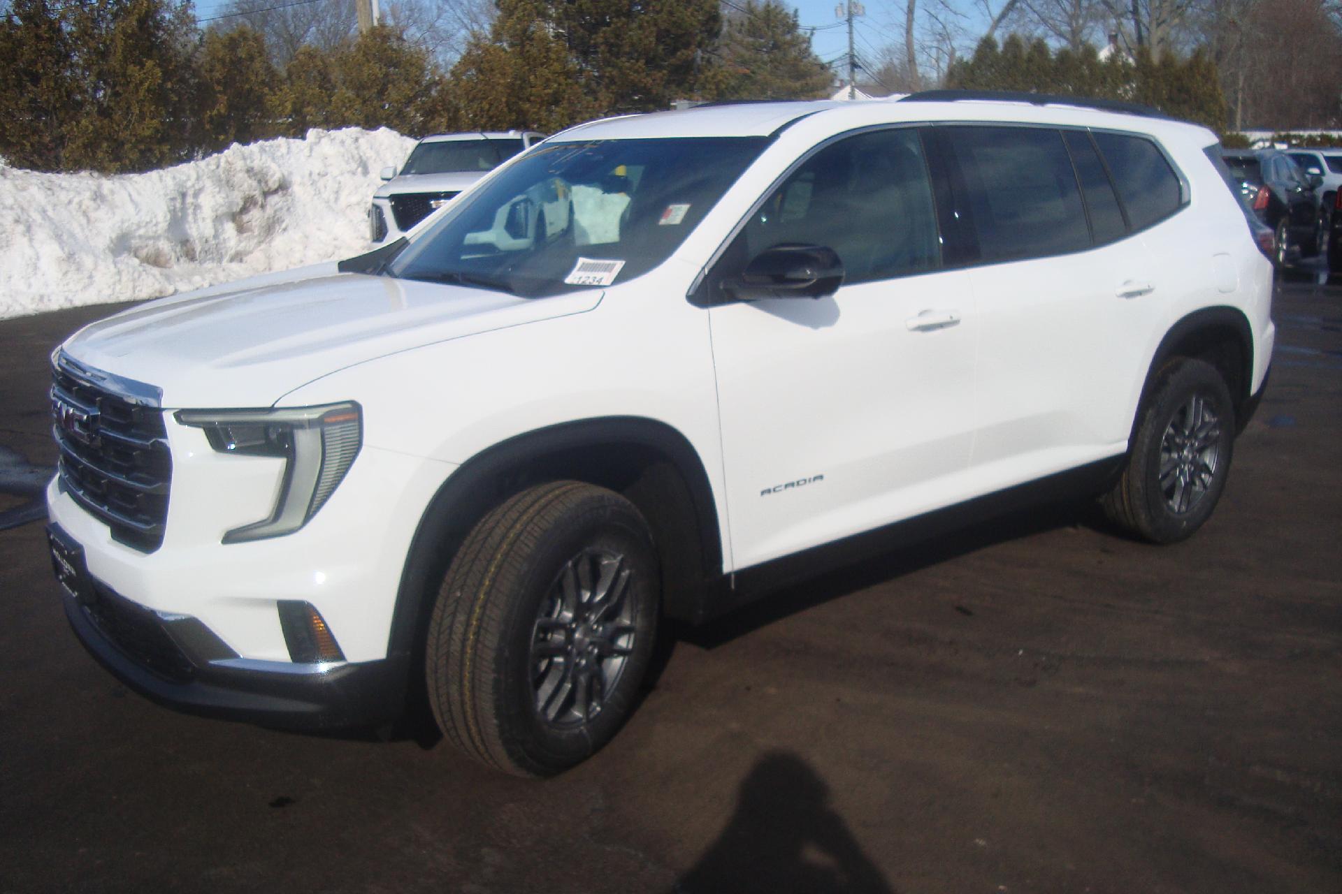 2026 GMC Acadia Vehicle Photo in PORTSMOUTH, NH 03801-4196
