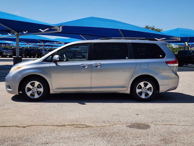2012 Toyota Sienna Vehicle Photo in DENTON, TX 76210-9321
